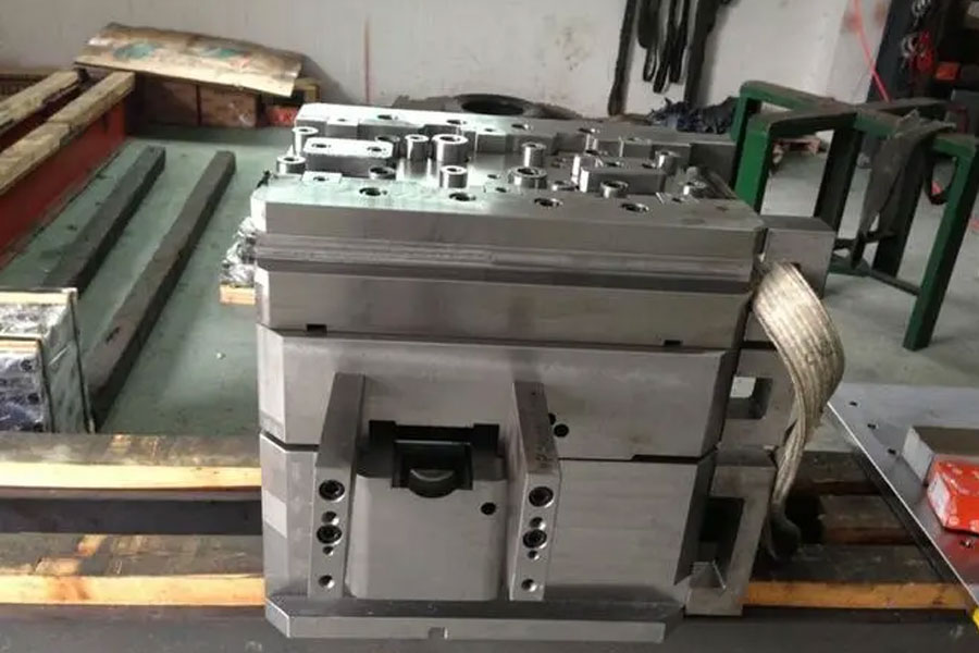 The Causes Of Peeling Zinc Alloy Die Castings